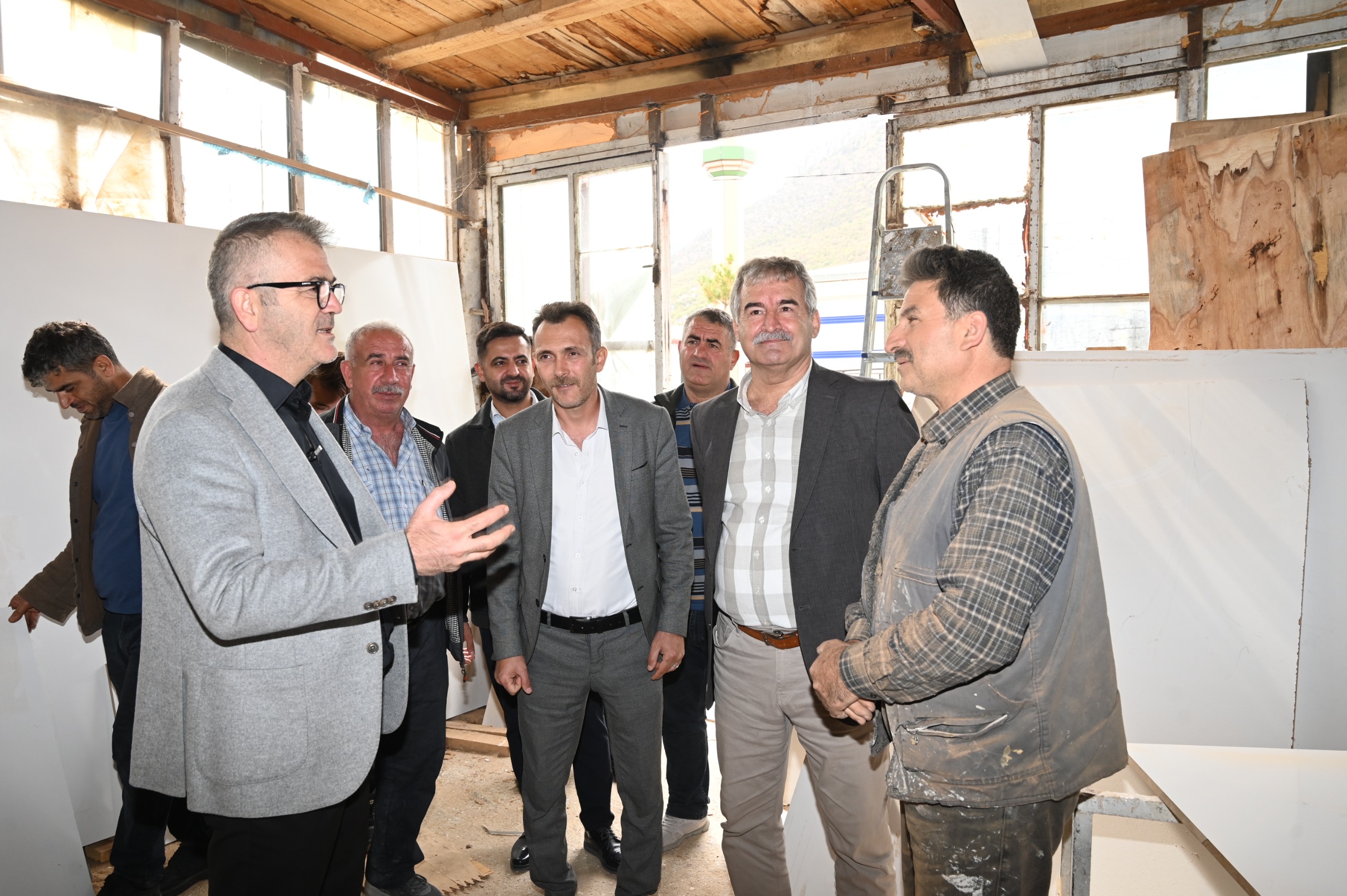 BAŞKAN USTAOĞLU “MARANGOZLAR SANAYİMİZİ YENİ YERİNE TAŞIMAK İSTİYORUZ