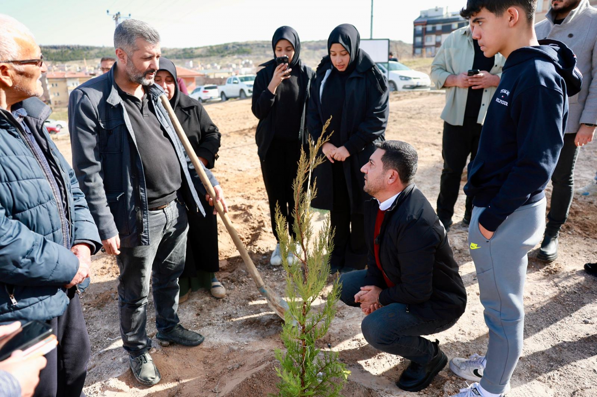 NEVŞEHİR’DE BİNLERCE FİDAN TOPRAKLA BULUŞTU