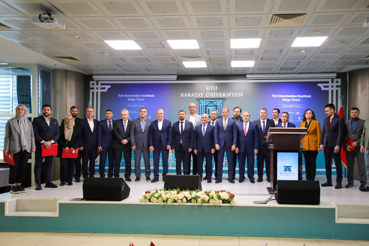 KTO KARATAY ÜNİVERSİTESİ EV SAHİPLİĞİNDE, TS ISO 46001 BELGE TAKDİM TÖRENİ GERÇEKLEŞTİRİLDİ
