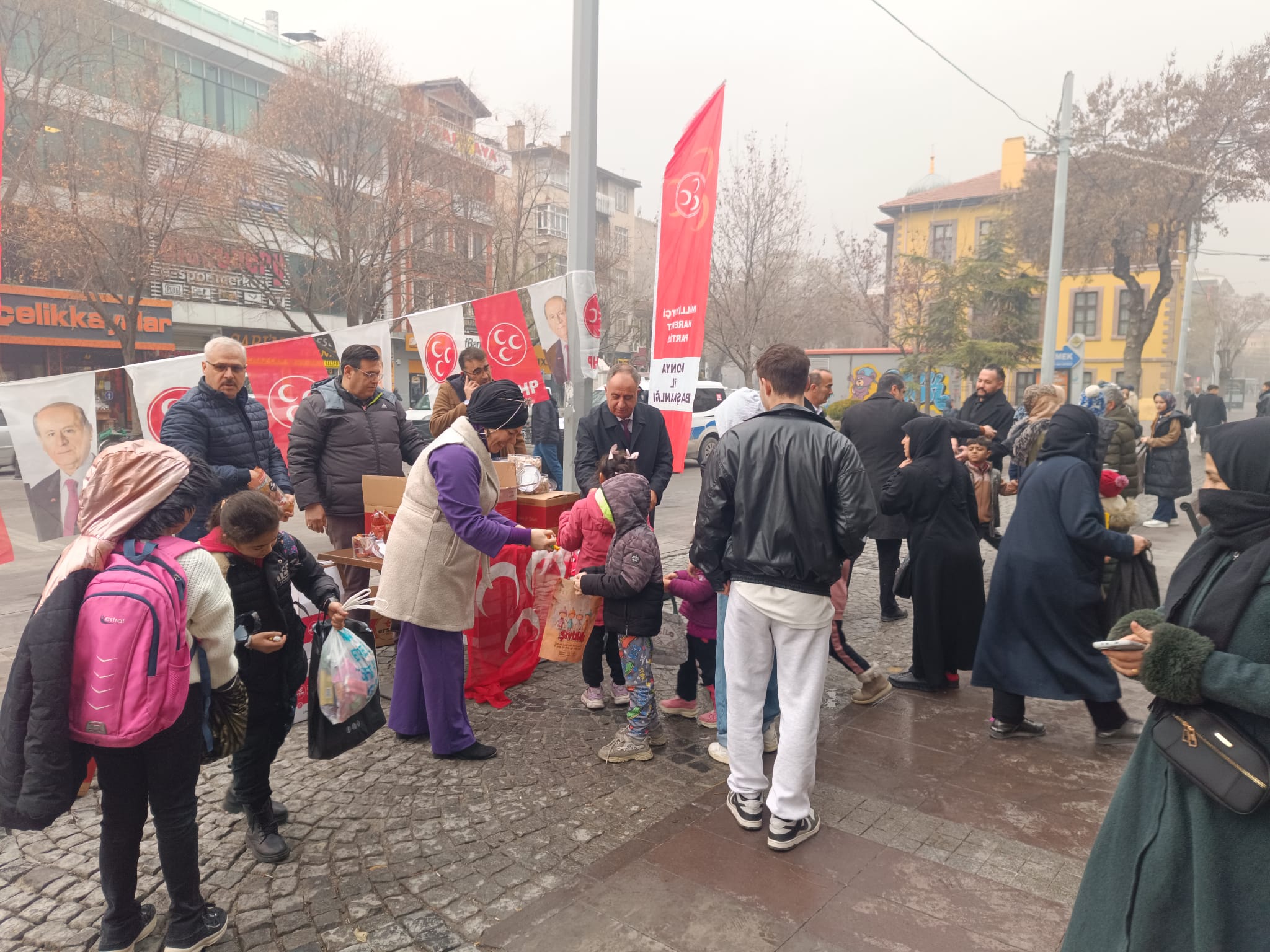 MHP KONYA İL BAŞKANLIĞI ŞİVLİLİK DAĞITIM ORGANİZASYONU YOĞUN İLGİ GÖRDÜ