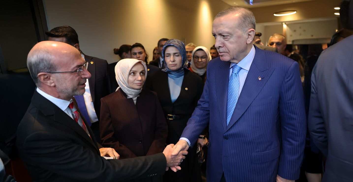 BAŞKAN PEKYATIRMACI, TÜRKLERİN MİRASI PROJESİNİN İLK 4 CİLDİNİ CUMHURBAŞKANI ERDOĞAN’A TAKDİM ETTİ