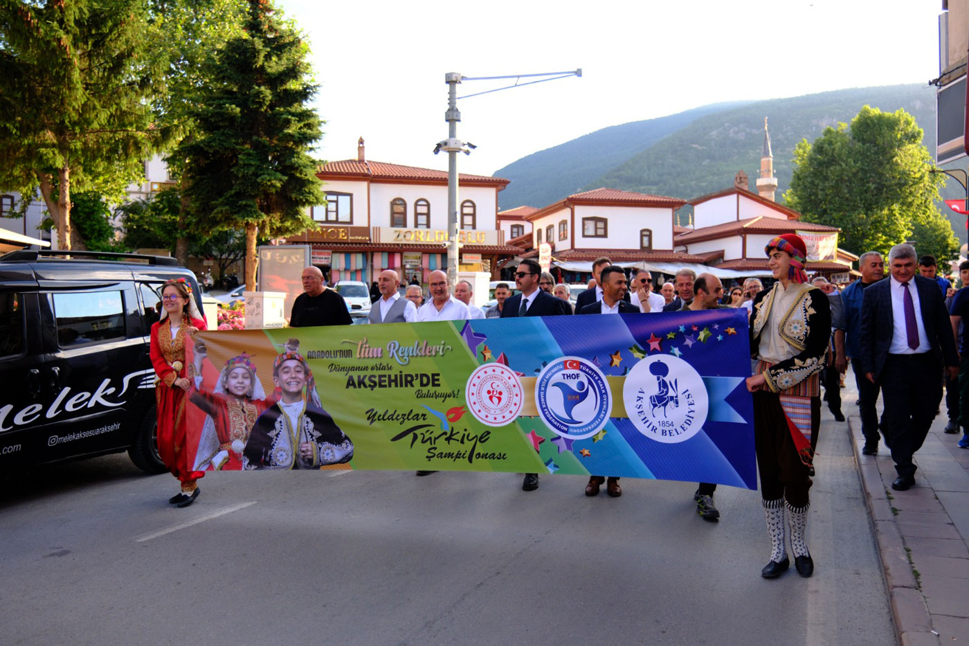 DÜNYANIN ORTASI’NDAN COŞKULU BAŞLANGIÇ: ANADOLU’NUN TÜM RENKLERİ AKŞEHİR’DE BULUŞTU!