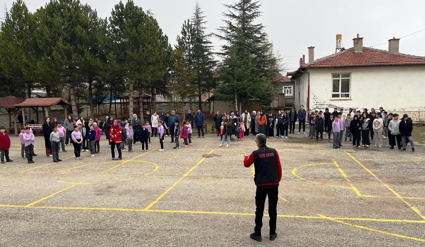 OKULLARDA DEPREM VE İLK YARDIM TATBİKATLARI