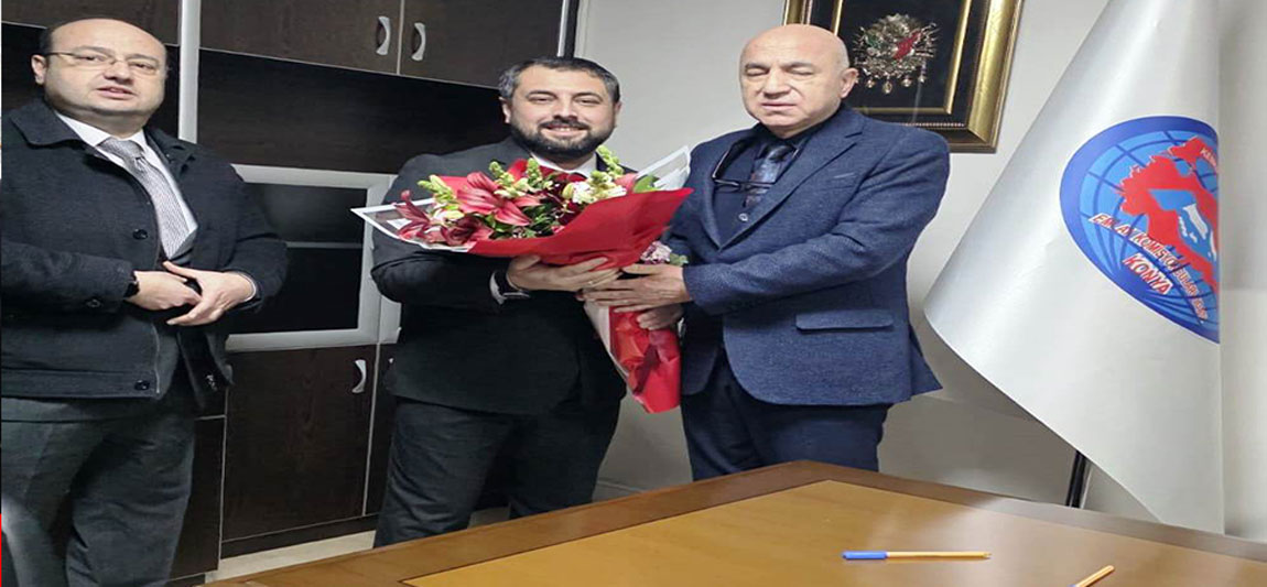 EMLAKÇILAR ODASINDA GÖREV DEVİR TESLİMİ YAPILDI