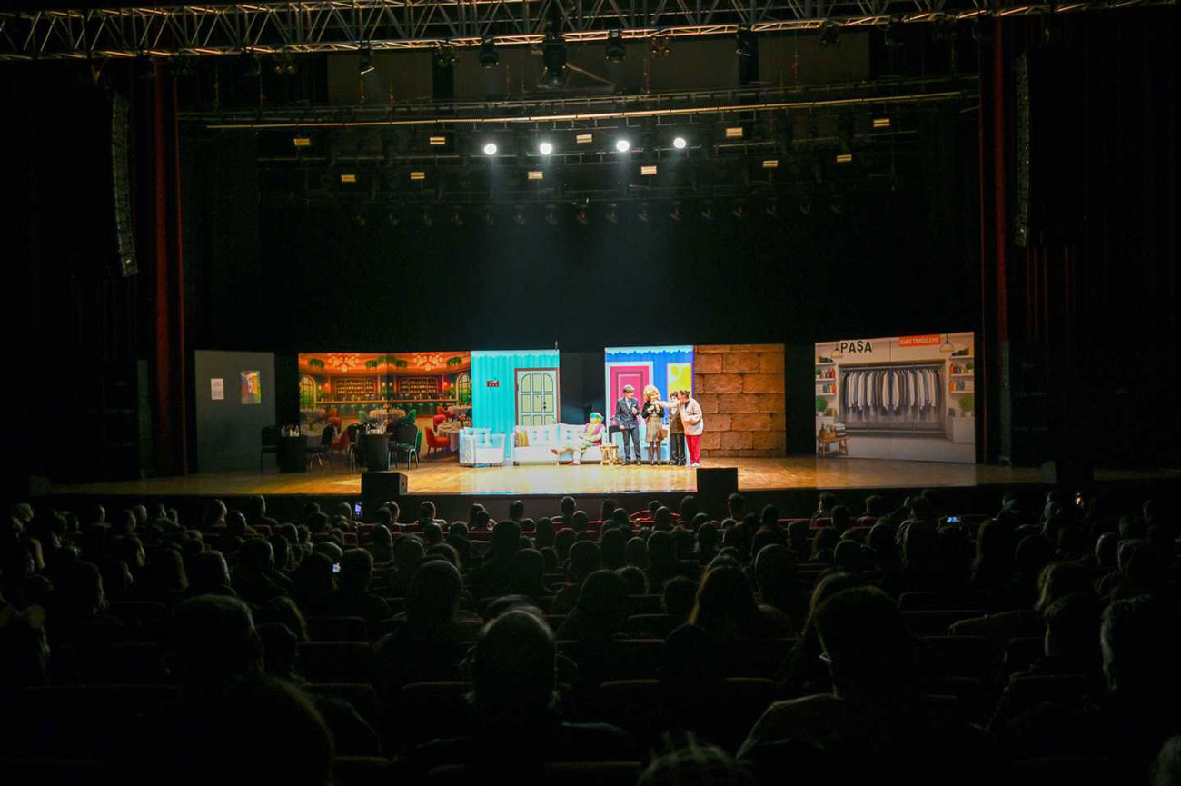 “PALDIR GÜLDÜR ŞOV 8” SEYİRCİYLE BULUŞTU