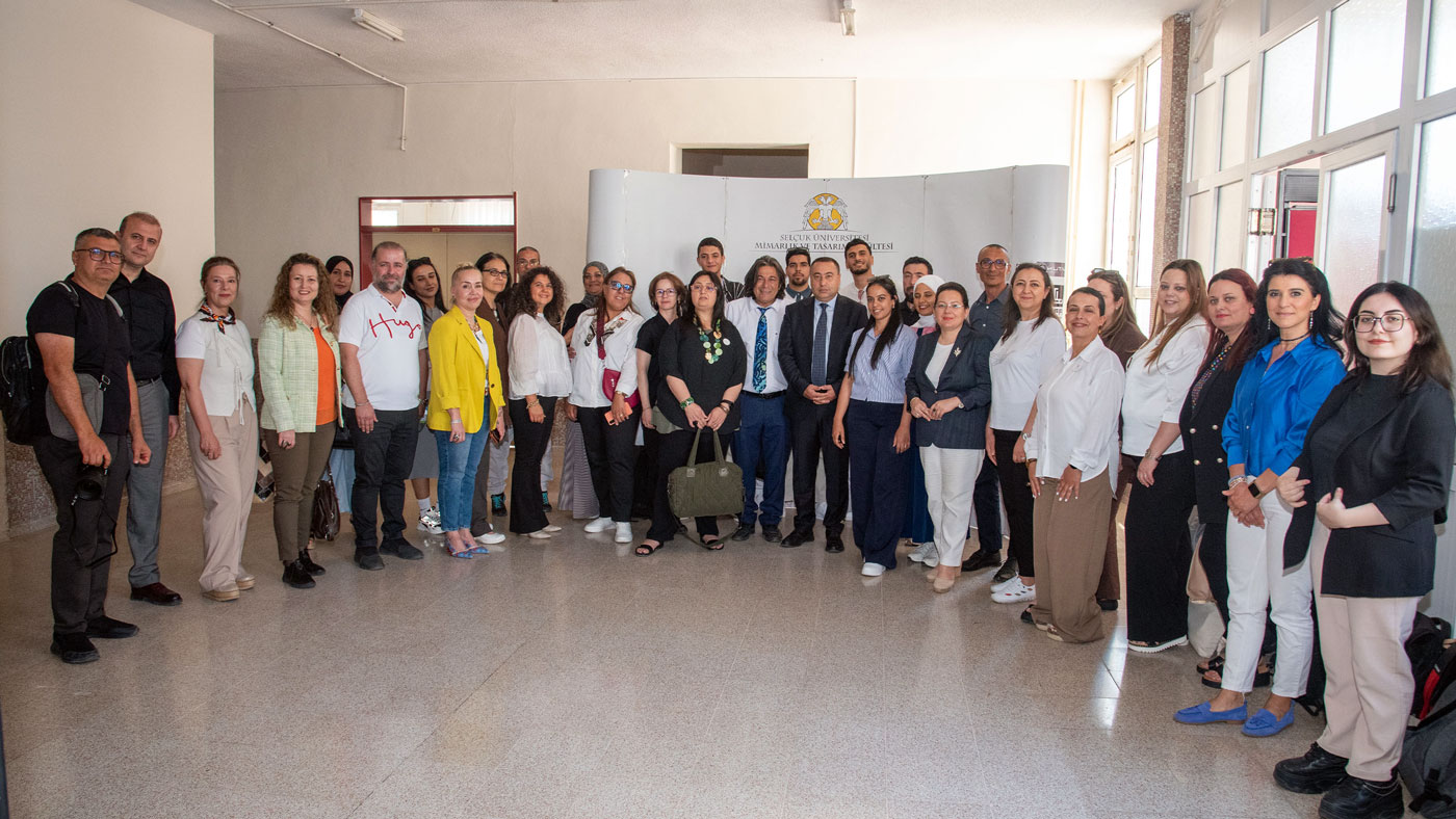 SELÇUK ÜNİVERSİTESİNDE YÜKSEKÖĞRETİMDE YEŞİL DÖNÜŞÜM İÇİN ULUSLARARASI BULUŞMA