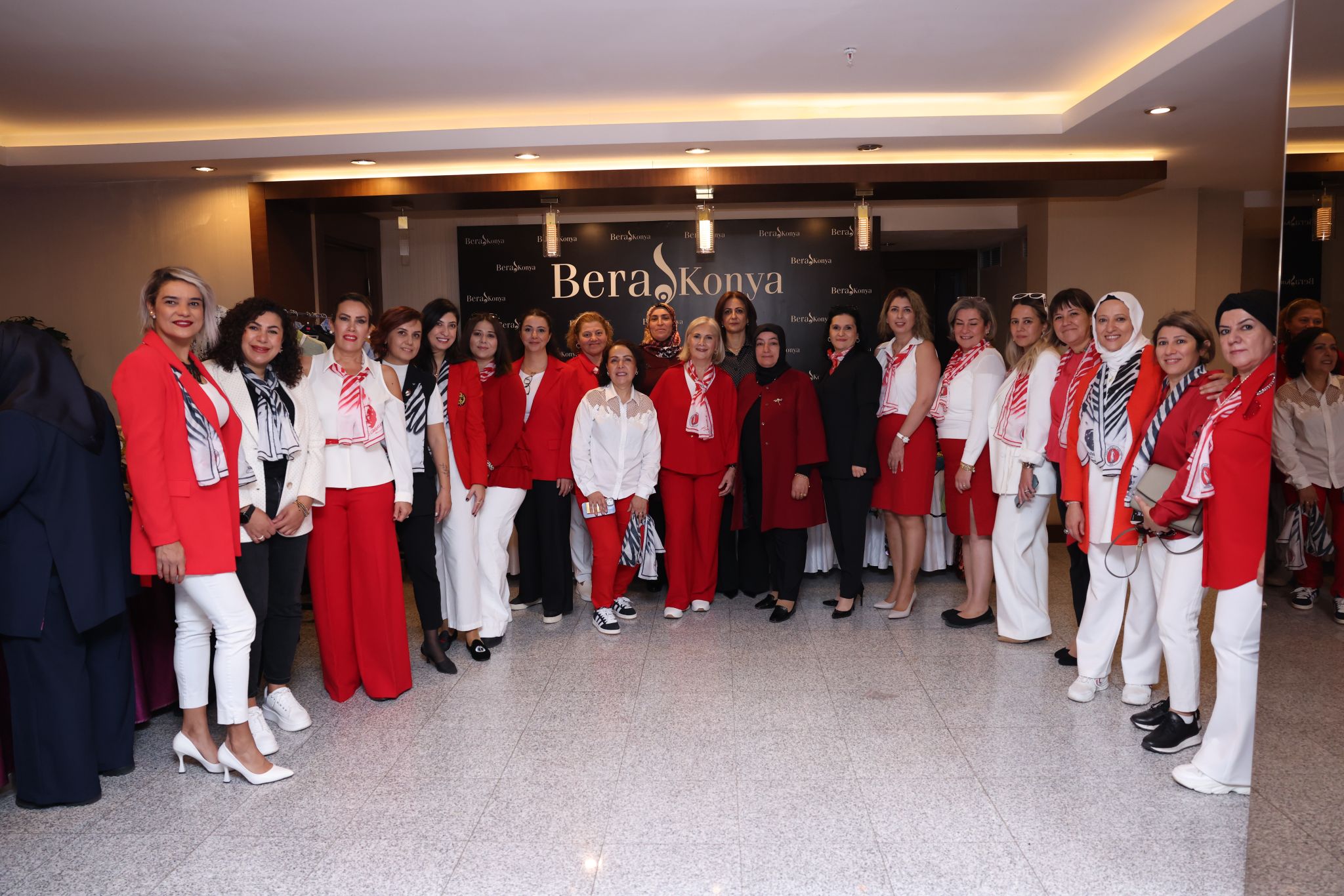 TÜRK KADINLAR BİRLİĞİ KONYA ŞUBESİ’NDEN ANLAMLI KAHVALTI: GENÇLERE BURS DESTEĞİ