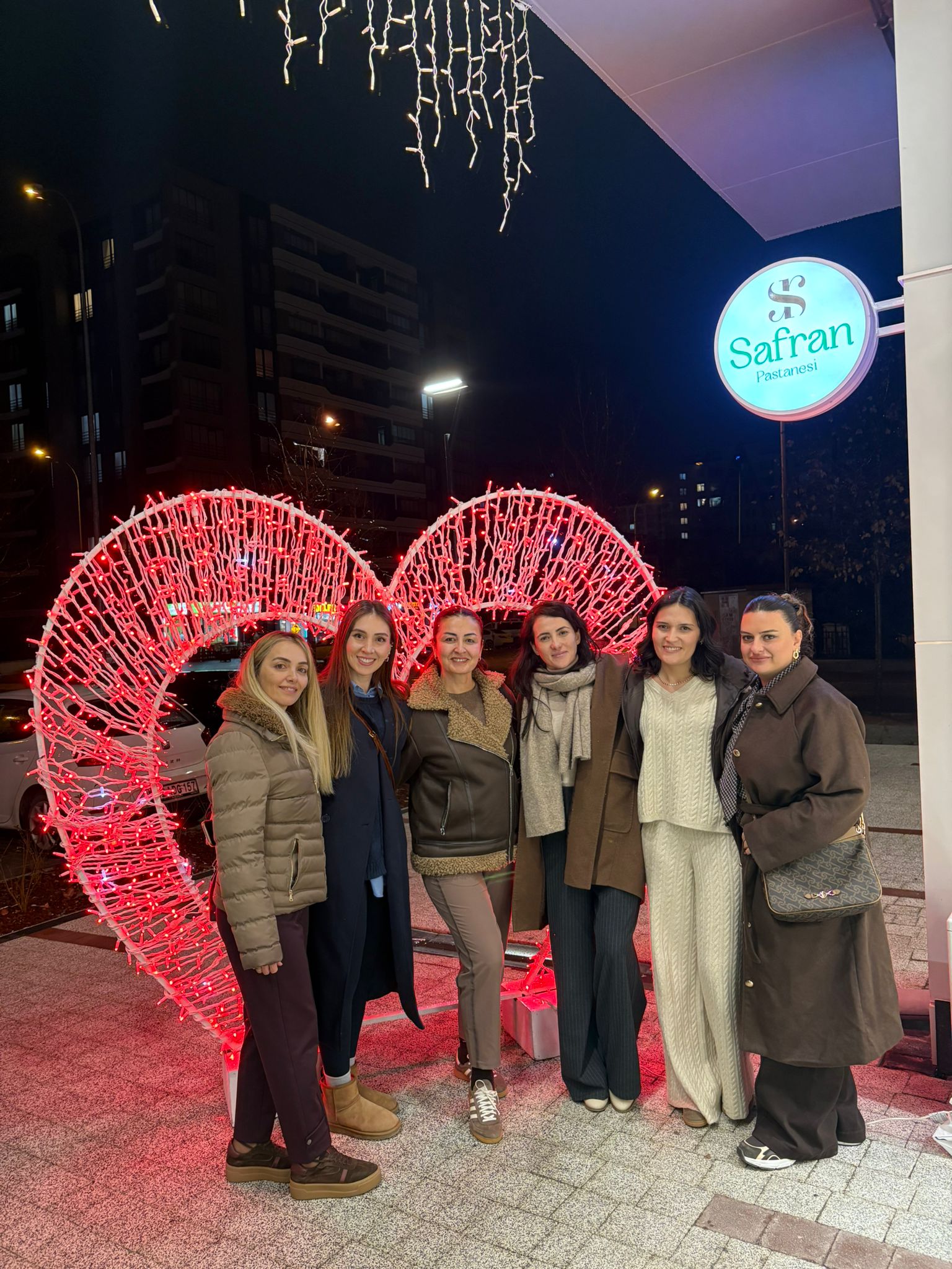 UZM.DR. ÜMMÜGÜLSÜM DOĞAN DURAN ARKADAŞLARIYA BİR ARAYA GELDİ