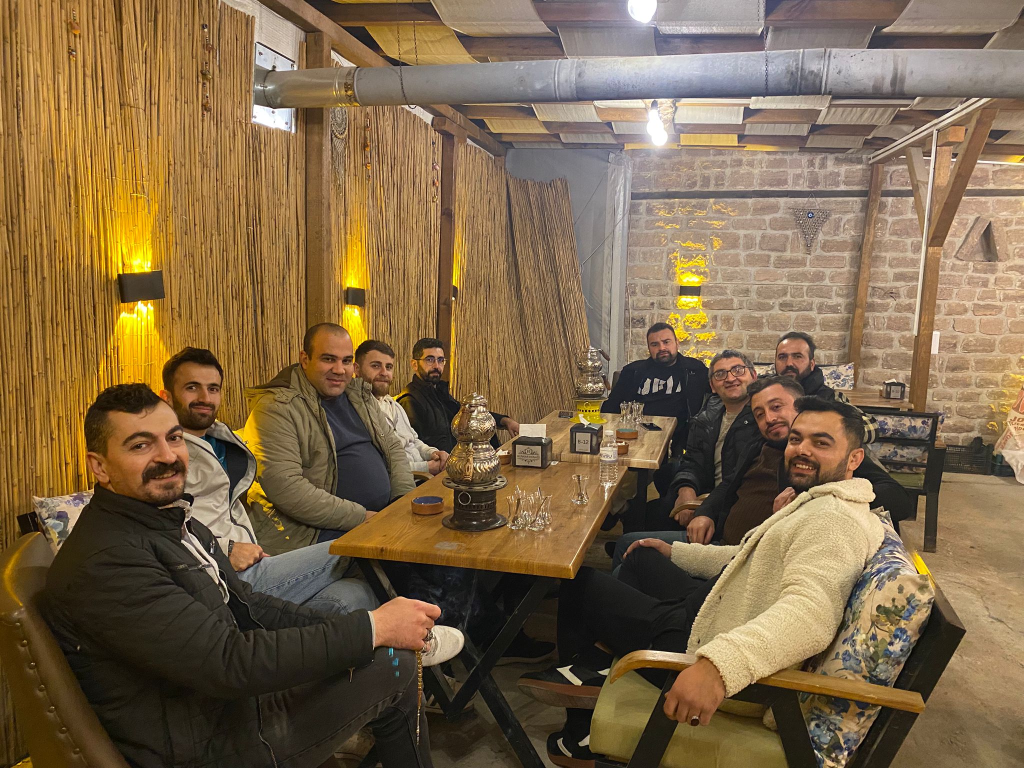 İLKOKUL ARKADAŞLARININ BİTMEYEN DOSTLUĞU