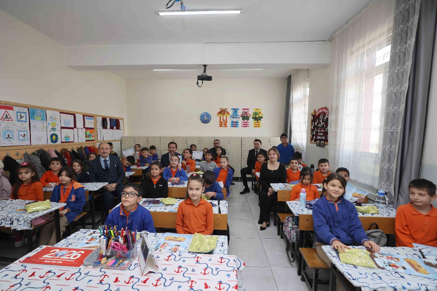 HASAN KILCA ÖĞRENCİLERİN KARNE HEYECANINA ORTAK OLDU