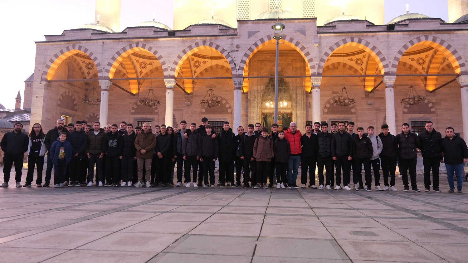 KARATAY’DA ÖĞRENCİLER SABAH NAMAZI PROGRAMINDA BULUŞUYOR