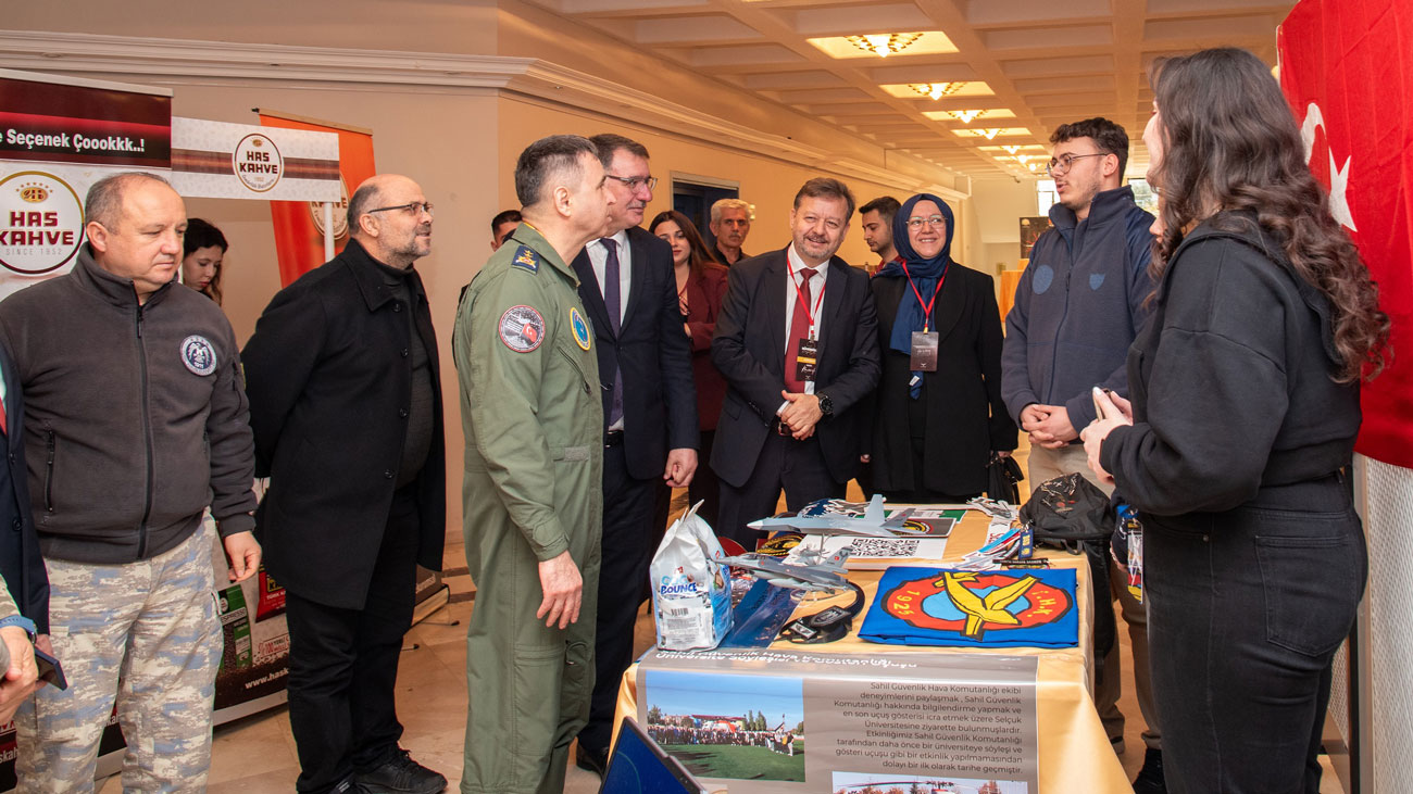  3. MÜHENDİSLİK VE KARİYER ZİRVESİ SELÇUK ÜNİVERSİTESİNDE BAŞLADI