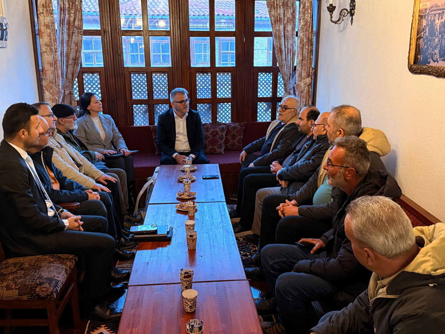 BAŞKAN USTAOĞLU’NDAN  YEREL BASINLA İSTİŞARE TOPLANTISI