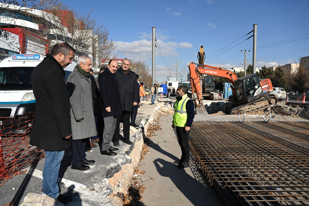 BAŞKAN ALTAY: “BÜTÜN GÜCÜMÜZLE ŞEHRİMİZİN RAYLI SİSTEM AĞINI GÜÇLENDİRMEYE GAYRET EDİYORUZ”